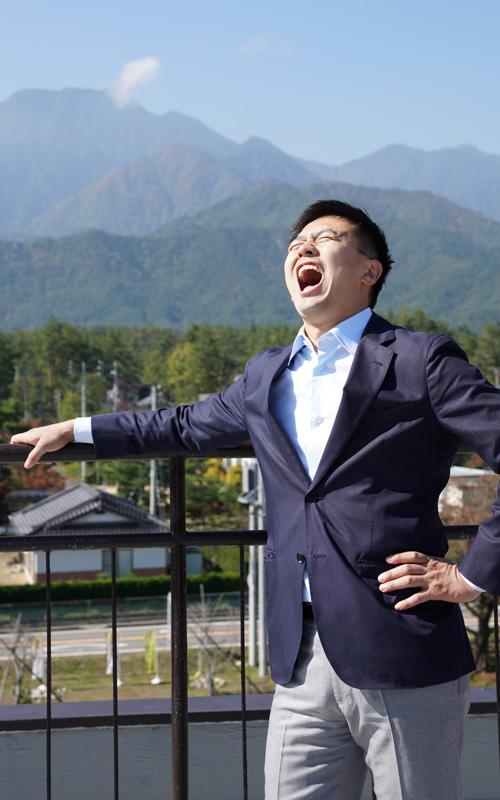 代表 新井泰憲